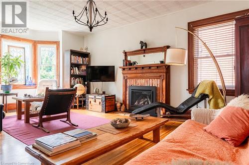 4629 Ellis Street, Niagara Falls, ON - Indoor Photo Showing Living Room With Fireplace