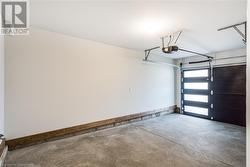 Private garage with direct access to the home - 