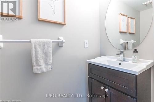 2461 Adamvale Crescent, Oakville, ON - Indoor Photo Showing Bathroom