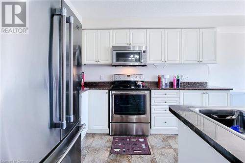 85 Charleswood Crescent, Hamilton, ON - Indoor Photo Showing Kitchen With Double Sink