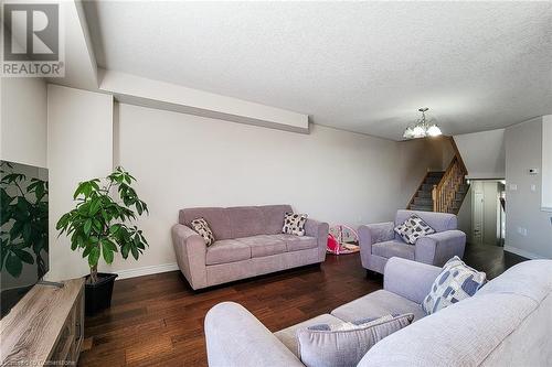 85 Charleswood Crescent, Hamilton, ON - Indoor Photo Showing Living Room