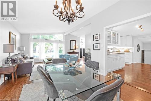 124 Nash Road S, Hamilton, ON - Indoor Photo Showing Dining Room