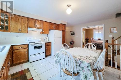 31 Foxmeadow Drive, Hamilton, ON - Indoor Photo Showing Kitchen