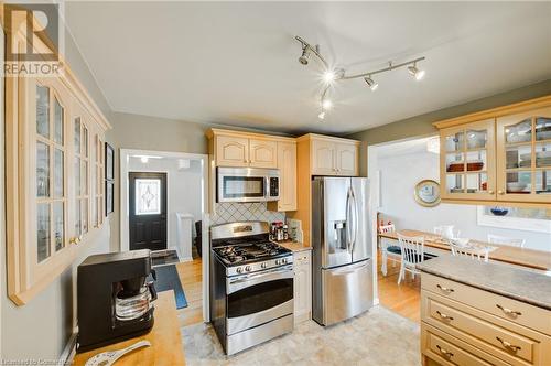 3 Joysey Street, Brantford, ON - Indoor Photo Showing Kitchen