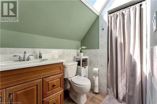 2588 King Street E, Hamilton, ON - Indoor Photo Showing Bathroom