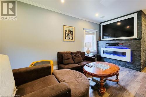 42 Emilie Street, Brantford, ON - Indoor Photo Showing Living Room