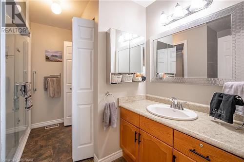 31 Kinross Street Unit# 5, Caledonia, ON - Indoor Photo Showing Bathroom