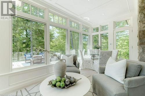 183 Mill Street, Hamilton, ON - Indoor Photo Showing Living Room