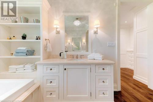 183 Mill Street, Hamilton, ON - Indoor Photo Showing Bathroom