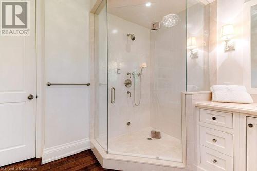 183 Mill Street, Hamilton, ON - Indoor Photo Showing Bathroom