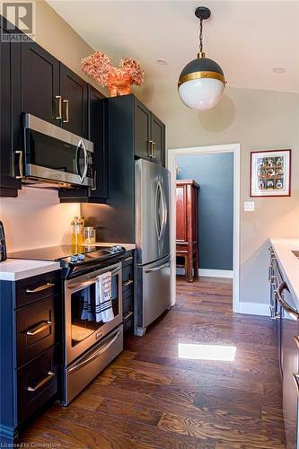 858 Montgomery Drive, Ancaster, ON - Indoor Photo Showing Kitchen