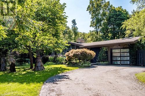 858 Montgomery Drive, Ancaster, ON - Outdoor