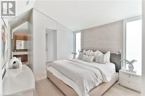 1427 Birch Avenue, Burlington, ON - Indoor Photo Showing Bedroom