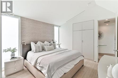 1427 Birch Avenue, Burlington, ON - Indoor Photo Showing Bedroom