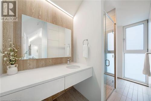 1427 Birch Avenue, Burlington, ON - Indoor Photo Showing Bathroom