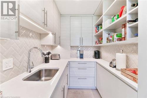 1427 Birch Avenue, Burlington, ON - Indoor Photo Showing Kitchen