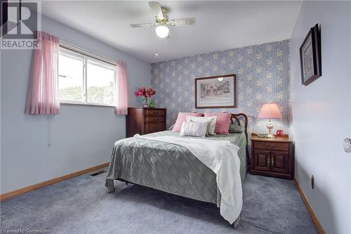 247 Fernwood Crescent, Hamilton, ON - Indoor Photo Showing Bedroom