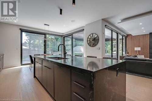 185 Valleyview Drive, Ancaster, ON - Indoor Photo Showing Kitchen