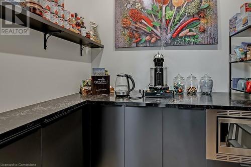 185 Valleyview Drive, Ancaster, ON - Indoor Photo Showing Kitchen