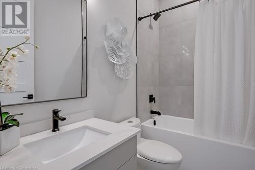 185 Valleyview Drive, Ancaster, ON - Indoor Photo Showing Bathroom