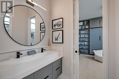 185 Valleyview Drive, Ancaster, ON - Indoor Photo Showing Bathroom