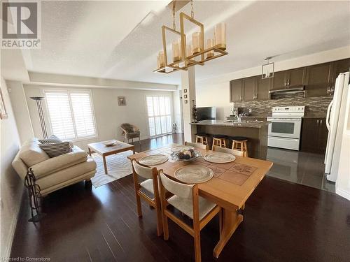 35 Charleswood Crescent, Hamilton, ON - Indoor Photo Showing Dining Room