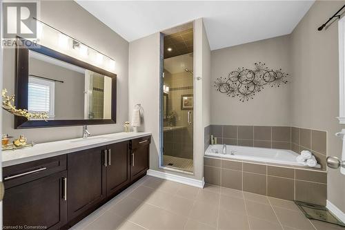 165 Woodway Trail, Simcoe, ON - Indoor Photo Showing Bathroom