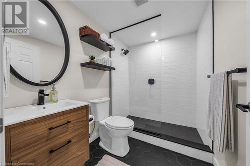 165 Woodway Trail, Simcoe, ON - Indoor Photo Showing Bathroom