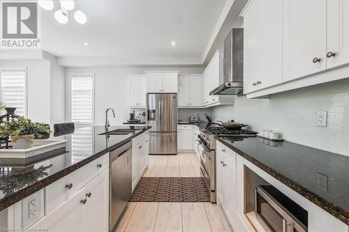 912 Forest Creek Court, Kitchener, ON - Indoor Photo Showing Kitchen With Upgraded Kitchen