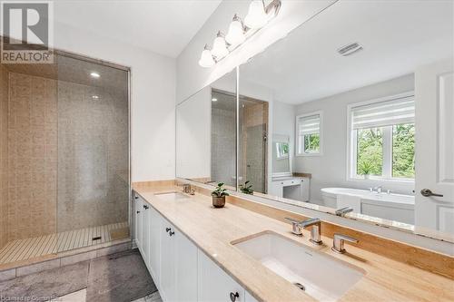 912 Forest Creek Court, Kitchener, ON - Indoor Photo Showing Bathroom