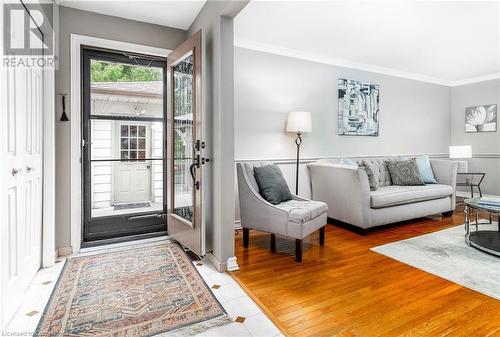 19 Isabel Drive, Brantford, ON - Indoor Photo Showing Living Room