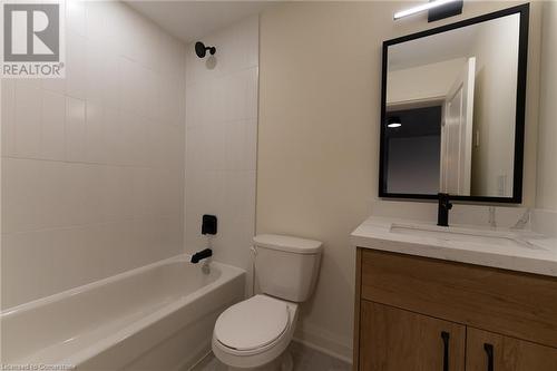 11 Robert Street Unit# 404, Hamilton, ON - Indoor Photo Showing Bathroom