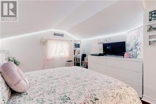 1227 Lockhart Road, Burlington, ON - Indoor Photo Showing Bedroom