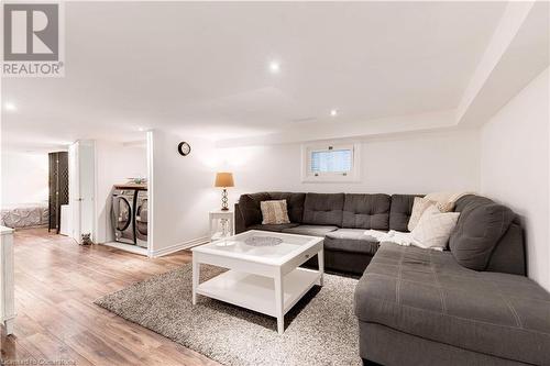 1227 Lockhart Road, Burlington, ON - Indoor Photo Showing Living Room