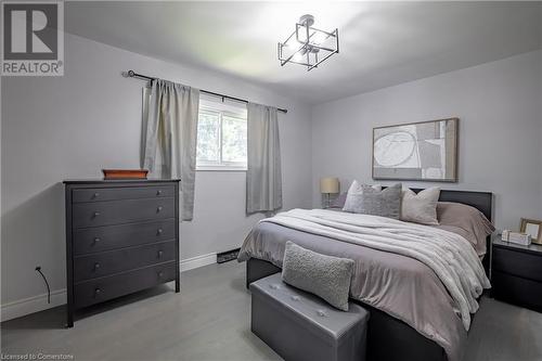 4315 Highway #6 Highway, Glanbrook, ON - Indoor Photo Showing Bedroom