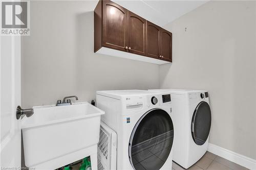 8 Saybrook Gardens, Stoney Creek, ON - Indoor Photo Showing Laundry Room