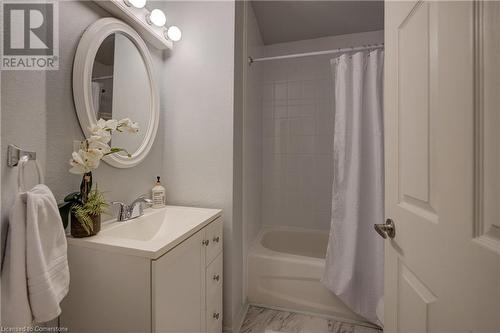 95 Fonthill Road Unit# 4, Hamilton, ON - Indoor Photo Showing Bathroom