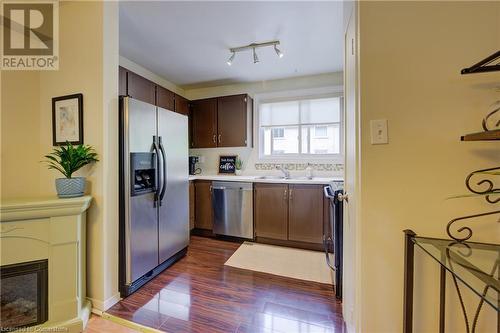 95 Fonthill Road Unit# 4, Hamilton, ON - Indoor Photo Showing Kitchen