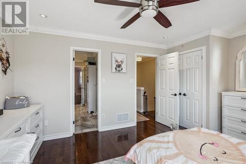 9 Newell Court, Hamilton, ON - Indoor Photo Showing Bedroom