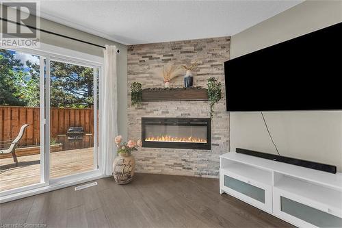 2200 Glenwood School Drive Unit# 42, Burlington, ON - Indoor With Fireplace