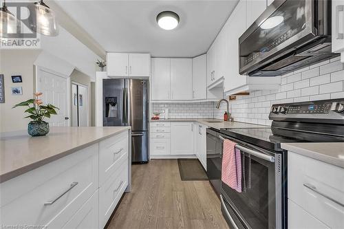 2200 Glenwood School Drive Unit# 42, Burlington, ON - Indoor Photo Showing Kitchen With Stainless Steel Kitchen With Upgraded Kitchen