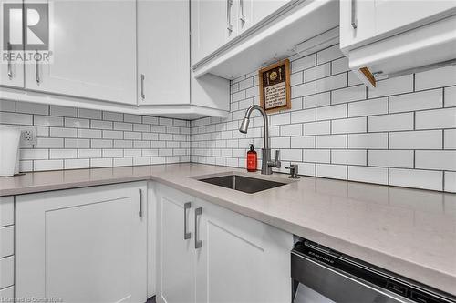 2200 Glenwood School Drive Unit# 42, Burlington, ON - Indoor Photo Showing Kitchen With Upgraded Kitchen