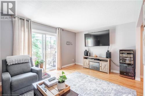 1523 Westminster Place, Burlington, ON - Indoor Photo Showing Living Room