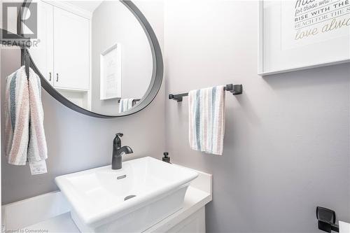 1523 Westminster Place, Burlington, ON - Indoor Photo Showing Bathroom