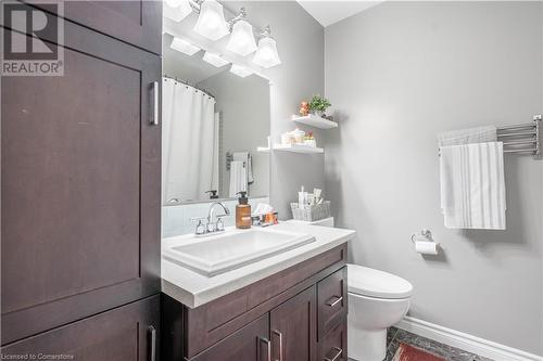 1523 Westminster Place, Burlington, ON - Indoor Photo Showing Bathroom