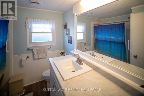 477 Richard Crescent, Strathroy-Caradoc (Sw), ON - Indoor Photo Showing Bathroom