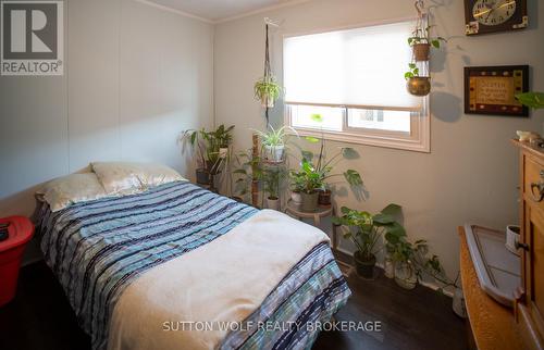 477 Richard Crescent, Strathroy-Caradoc (Sw), ON - Indoor Photo Showing Bedroom