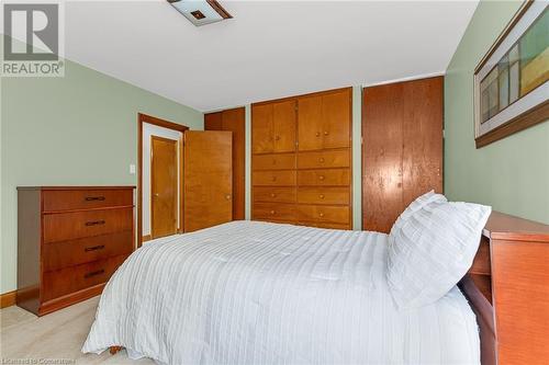 139 Tragina Avenue S, Hamilton, ON - Indoor Photo Showing Bedroom