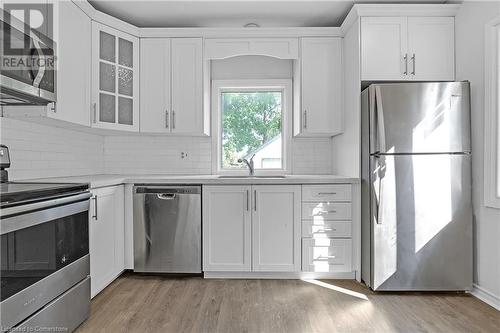 191 West 2Nd Street Unit# Upper, Hamilton, ON - Indoor Photo Showing Kitchen