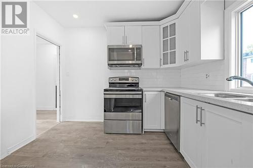 191 West 2Nd Street Unit# Upper, Hamilton, ON - Indoor Photo Showing Kitchen